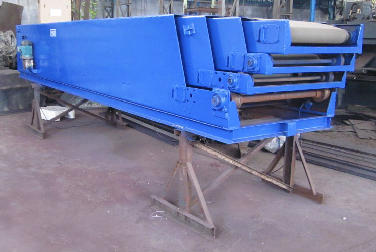 Tipe Belt Conveyor Retractable Belt Conveyor
